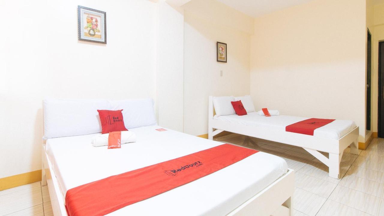 Reddoorz @ Golden Skye Hotel Guagua Exteriör bild