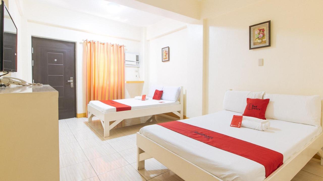 Reddoorz @ Golden Skye Hotel Guagua Exteriör bild